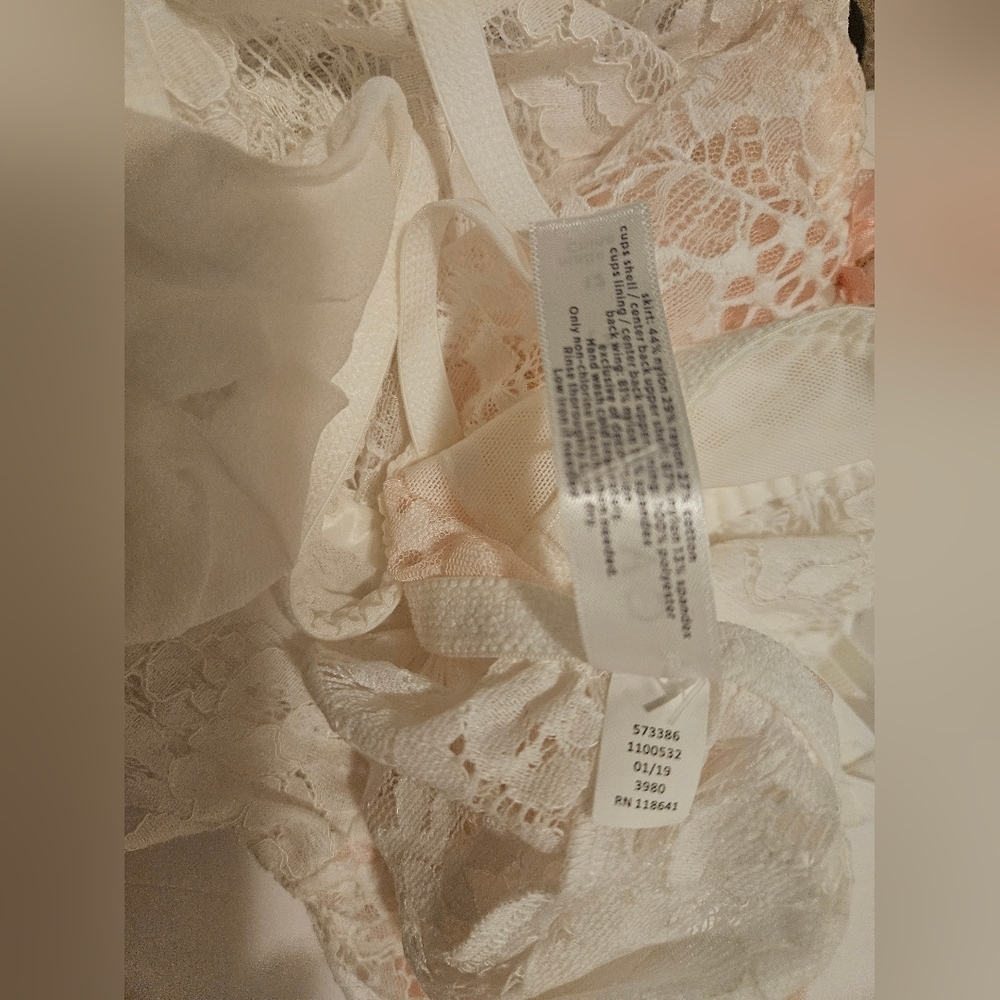 Cacique- Women' 12 Elegant White Lace Chemise Babydoll Silk  NWOT Valentine Sexy - Picture 10 of 10